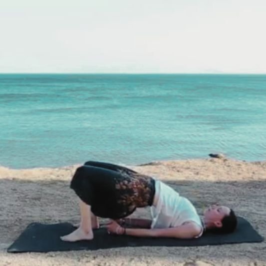 ménopause préménopause yoga renforcement musculaire menopause premenopause yoga renforcement musculaire